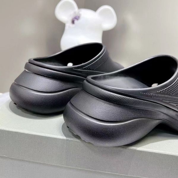 designer slipper luxury slides brand sandals woman slide men slippers flat bottom flip flop design sneakers leather sandal by 1978 w268 06, Black
designer slipper luxury slides brand sandals woman slide men slippers flat bottom flip flop design sneakers leather sandal by 1978 w268 06, Black