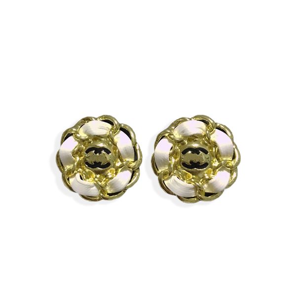charm white flower earrings designer women's love brand dangle earrings fashion brand jewelry 18k gold plated hoop earrings spring new, Golden
charm white flower earrings designer women's love brand dangle earrings fashion brand jewelry 18k gold plated hoop earrings spring new, Golden