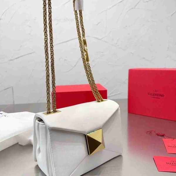 da designer evening bag classy valentinoes high-end counter high value the popular same version with model appearance new nxp6 lady purse
da designer evening bag classy valentinoes high-end counter high value the popular same version with model appearance new nxp6 lady purse