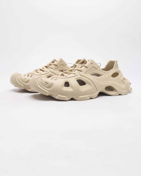 sandals summer slippers casual sneakers hollowed out through beach daddy shoes men's style classic black beige 39-44
sandals summer slippers casual sneakers hollowed out through beach daddy shoes men's style classic black beige 39-44