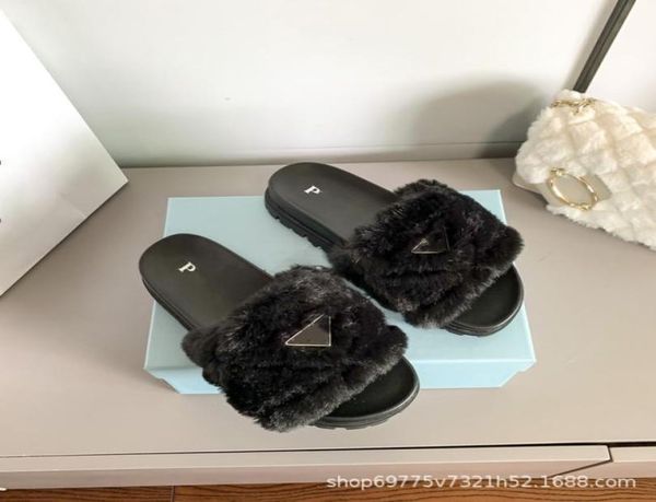 luxury slippers women designer slides sandal autumn winter trendy flat bottom wool lamb hair letters thrdeer wear allmatch fashio8262943, Black
luxury slippers women designer slides sandal autumn winter trendy flat bottom wool lamb hair letters thrdeer wear allmatch fashio8262943, Black