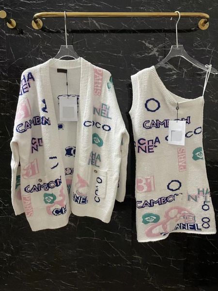 fashion womens sweaters luxury brand winter contrast embroid patchwork long sleeve cardigans women design buttons pockets vintage sweater, White;black
fashion womens sweaters luxury brand winter contrast embroid patchwork long sleeve cardigans women design buttons pockets vintage sweater, White;black