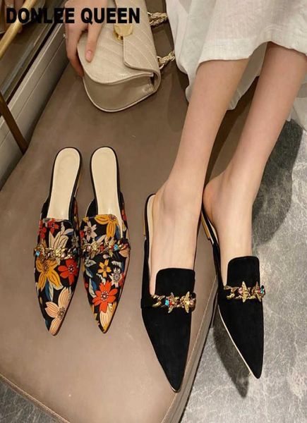 women slippers pointed toe rubber metal chains flat outsole slides footwear fashion casual lady mules shoes zapatos de mujer 210905314590, Black
women slippers pointed toe rubber metal chains flat outsole slides footwear fashion casual lady mules shoes zapatos de mujer 210905314590, Black