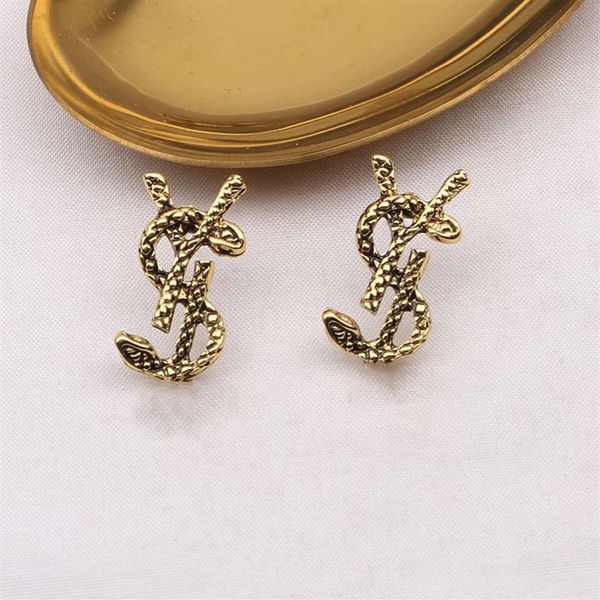 simple retro 18k gold plated luxury brand designers letters stud clip chain geometric famous women tassel crystal rhinestone pearl2735, Golden;silver
simple retro 18k gold plated luxury brand designers letters stud clip chain geometric famous women tassel crystal rhinestone pearl2735, Golden;silver
