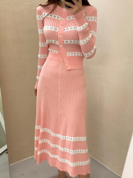 dress striped knitted 2 piece set women sweater cardigan + long skirt sets female office lady two piece suits korean fashion 2022, White
dress striped knitted 2 piece set women sweater cardigan + long skirt sets female office lady two piece suits korean fashion 2022, White
