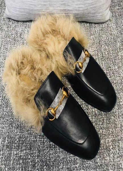 2020 new fashion society princetown slippers are made of leather fully lined with wool plush embroidery and horsebit5581168, Black
2020 new fashion society princetown slippers are made of leather fully lined with wool plush embroidery and horsebit5581168, Black