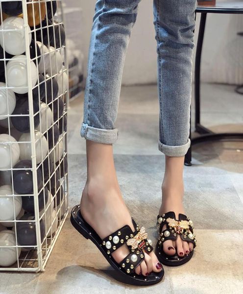 2021 summer women rivet pearl slippers girls sweet crystal bee nonslip soft bottom slides female holiday shoes flat flipflops 354176810, Black
2021 summer women rivet pearl slippers girls sweet crystal bee nonslip soft bottom slides female holiday shoes flat flipflops 354176810, Black