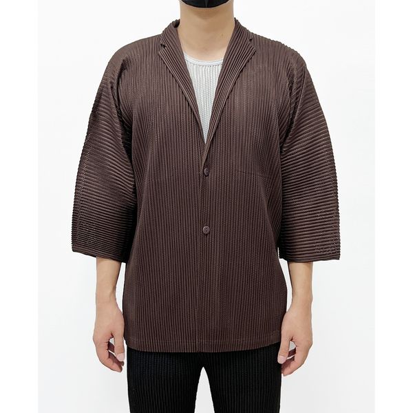 men's vests miyake pleated mens blazer 2023 summer breathable sunscreen coat casual business japanese style mesh jacket 230420, Black;white
men's vests miyake pleated mens blazer 2023 summer breathable sunscreen coat casual business japanese style mesh jacket 230420, Black;white
