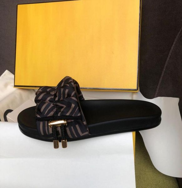2021 luxury designer women sandals satin letters fold flower classic fashion casual shoes beach flat bottom sandals thick bottom l5550736, Black
2021 luxury designer women sandals satin letters fold flower classic fashion casual shoes beach flat bottom sandals thick bottom l5550736, Black