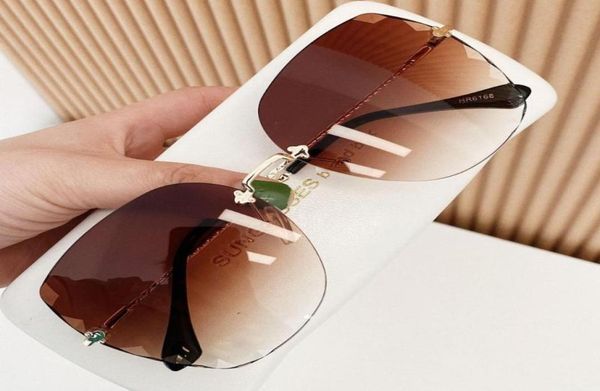 qpeclou 2020 new trendy luxury metal rimless sunglasses women fashion gradient colorful sun glasses female frameless shades2234897, White;black
qpeclou 2020 new trendy luxury metal rimless sunglasses women fashion gradient colorful sun glasses female frameless shades2234897, White;black