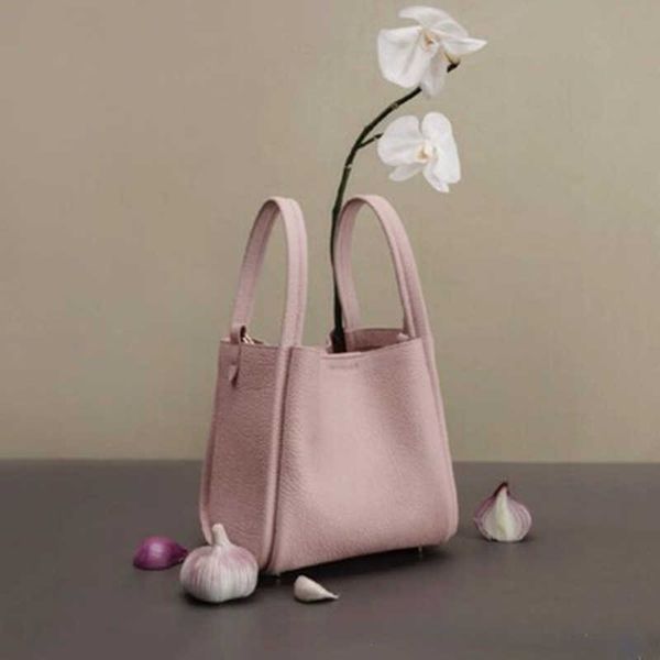 fashion shoulder bags vegetable basket bag female designer tote layer cowhide large capacity commuter portable water handbag 230718bj
fashion shoulder bags vegetable basket bag female designer tote layer cowhide large capacity commuter portable water handbag 230718bj