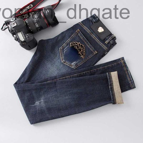 men's jeans designerhigh version mens jeans medusa embroidered trousers designer pants hip hop jeans blue oversize denim pants size 28-
men's jeans designerhigh version mens jeans medusa embroidered trousers designer pants hip hop jeans blue oversize denim pants size 28-