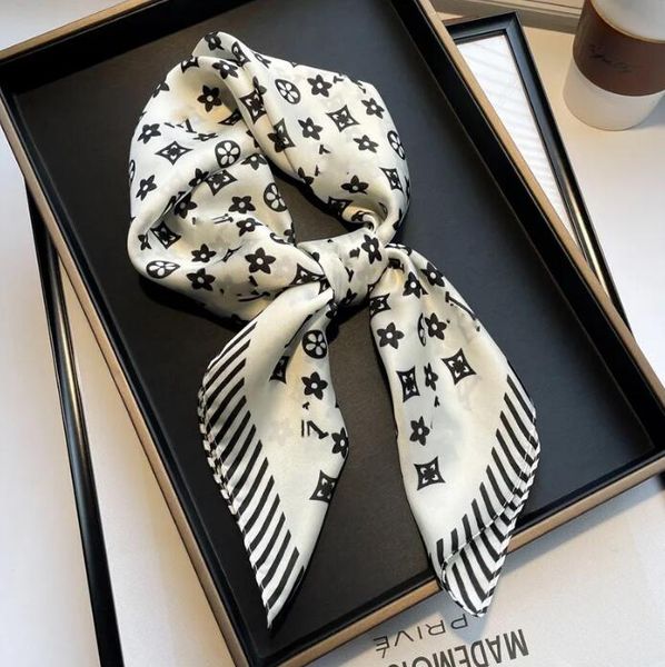 Scarfs Echarpe Designer Scarf Silk for Women Cap Shawl Lightweight Square Satin Head Wrap Medium Headband Shawl Character echarpe designer scarf s band
Scarfs Echarpe Designer Scarf Silk for Women Cap Shawl Lightweight Square Satin Head Wrap Medium Headband Shawl Character echarpe designer scarf s band