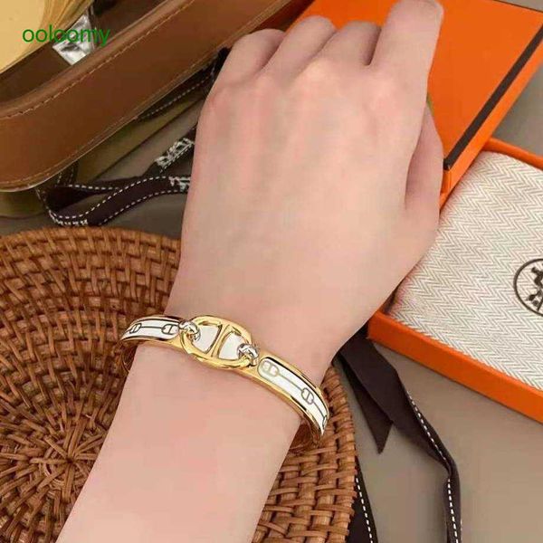 hemres designer bracelet seasonal new pig nose k color couple premium luxury fashion trend versatile durable gold bracelet for women, Black
hemres designer bracelet seasonal new pig nose k color couple premium luxury fashion trend versatile durable gold bracelet for women, Black