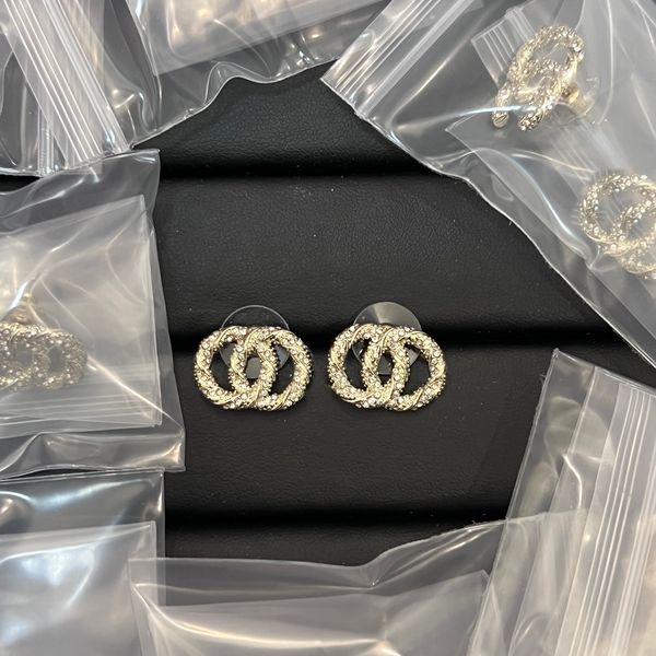 c stud earrings designer for woman diamond earring french luxury brand double letter camellia gold earrings wedding gift, Golden;silver
c stud earrings designer for woman diamond earring french luxury brand double letter camellia gold earrings wedding gift, Golden;silver
