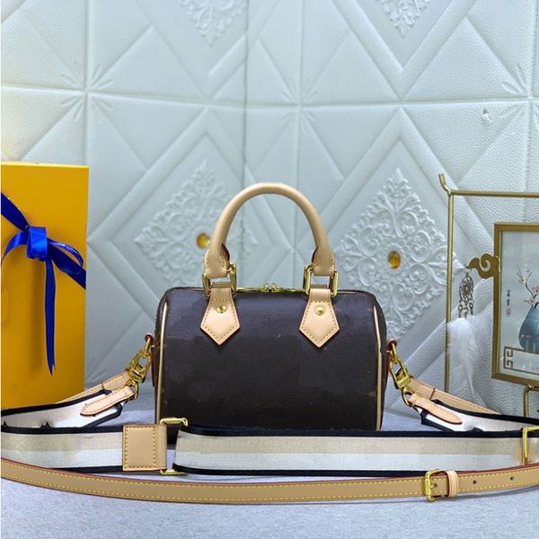 luxurys designer crossbody bag shoulder bag women's bag 2023 lock shell bag fashion real leather bag women cosmetics handbag purse
luxurys designer crossbody bag shoulder bag women's bag 2023 lock shell bag fashion real leather bag women cosmetics handbag purse