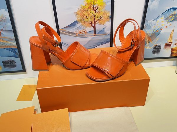 stylish women shake sandal slippers calf leather female ankle strap 3.-inch heel sandals summer designer luxury fashion ladies beach flat f, Black
stylish women shake sandal slippers calf leather female ankle strap 3.-inch heel sandals summer designer luxury fashion ladies beach flat f, Black