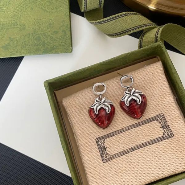 fashion classic high-end design strawberry earrings charm designer brand popular female gifts valentines day christmas with box, Golden;silver
fashion classic high-end design strawberry earrings charm designer brand popular female gifts valentines day christmas with box, Golden;silver