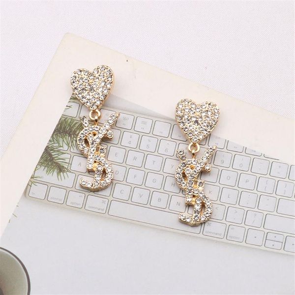 simple 18k gold plated 925 silver luxury brand designers mini double letters stud geometric famous women heart crystal rhinestone 193o, Golden;silver
simple 18k gold plated 925 silver luxury brand designers mini double letters stud geometric famous women heart crystal rhinestone 193o, Golden;silver