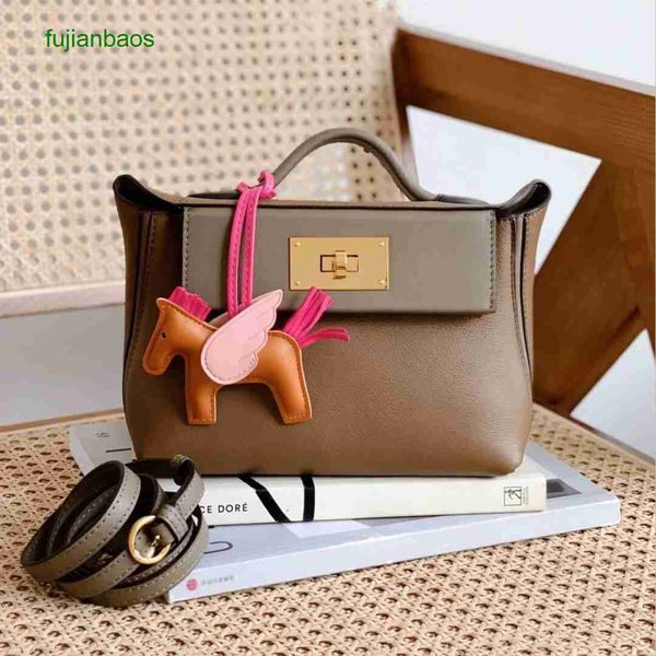 hemres bag 2424 mini lock large capacity messenger handbag shoulder women's 2023 new, Black
hemres bag 2424 mini lock large capacity messenger handbag shoulder women's 2023 new, Black