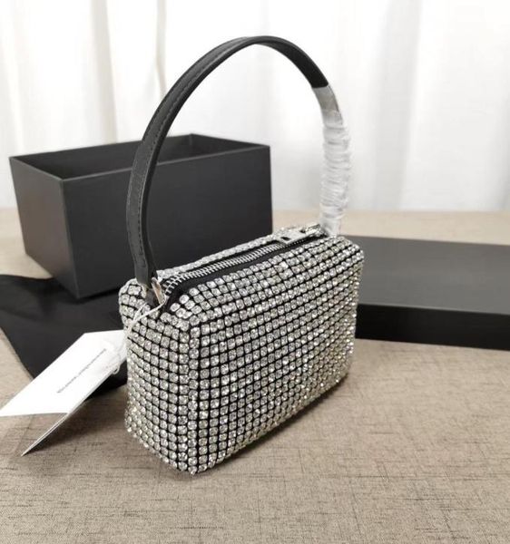 fashion designer diamond bag chain mesh rhinestone pouch 17cm with gift box and dust bag5018438
fashion designer diamond bag chain mesh rhinestone pouch 17cm with gift box and dust bag5018438