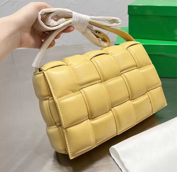 evening bags latest trendy padded cassette intreccio leather cross-body bag women hand-knitted luxury purse fashion flap sponge pillow 2022v
evening bags latest trendy padded cassette intreccio leather cross-body bag women hand-knitted luxury purse fashion flap sponge pillow 2022v