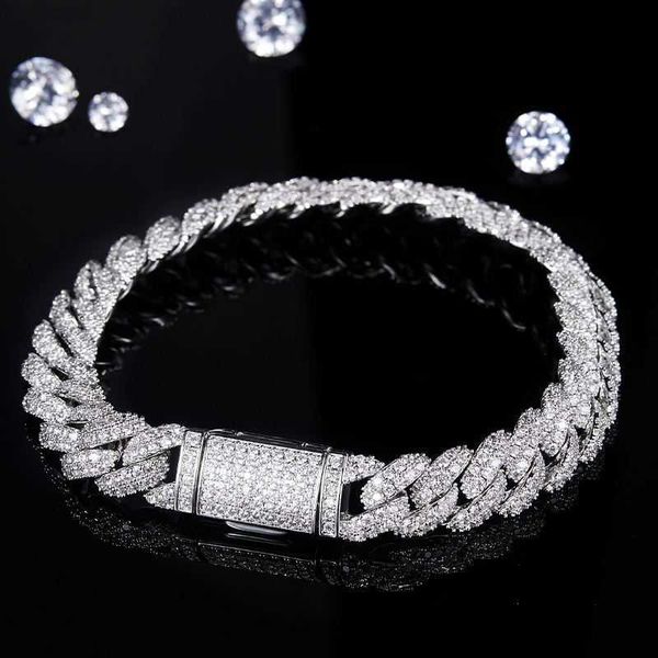 good quality and price of 925 sterling silver iced out moissanite cuban chain bracelet for unisex, Golden;silver
good quality and price of 925 sterling silver iced out moissanite cuban chain bracelet for unisex, Golden;silver