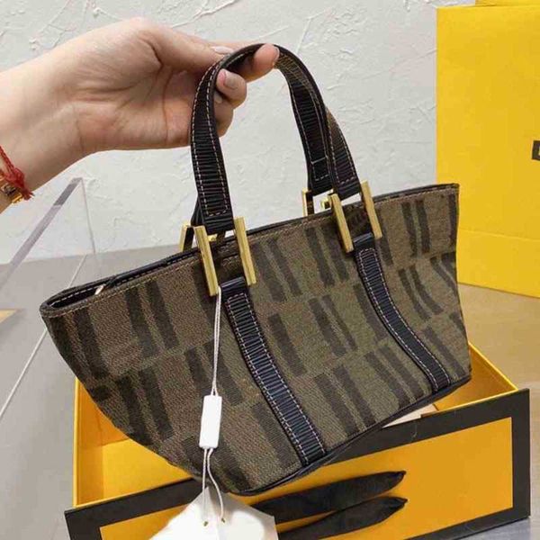 totes luxurys handbags designer tote bags women letter print shoulder packs leather shopping crossbody female purses 220406
totes luxurys handbags designer tote bags women letter print shoulder packs leather shopping crossbody female purses 220406