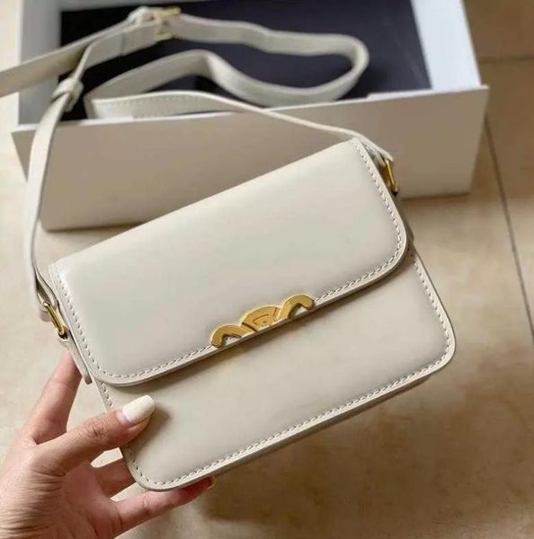 designer bags smooth cowhide women teen handbag golden chain shopping bags lady wallet 18cm 22cm
designer bags smooth cowhide women teen handbag golden chain shopping bags lady wallet 18cm 22cm