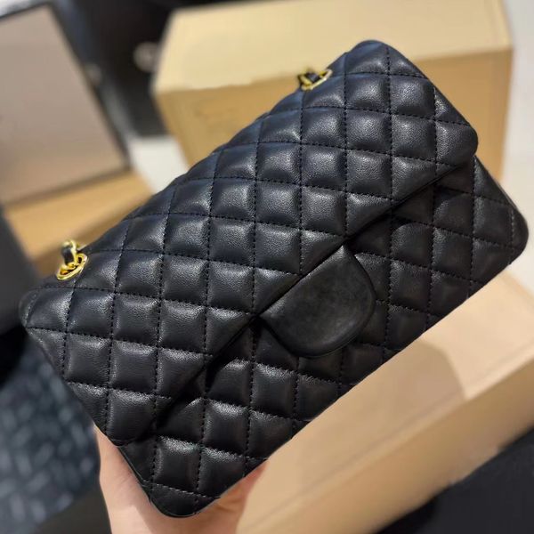 fashion shoulder bag designer luxury lambskin texture fashion queen letter logo
fashion shoulder bag designer luxury lambskin texture fashion queen letter logo
