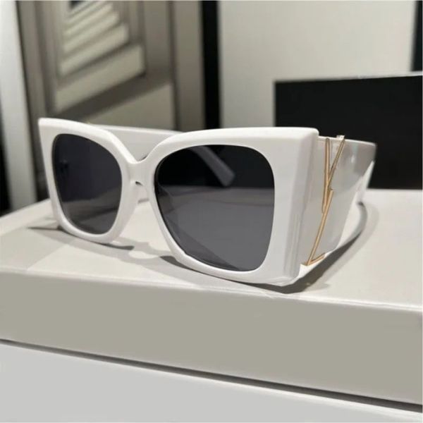 luxury fashion sunglasses for women designer summer style anti-ultraviolet retro plate square full frame glasses random box 119, White;black
luxury fashion sunglasses for women designer summer style anti-ultraviolet retro plate square full frame glasses random box 119, White;black