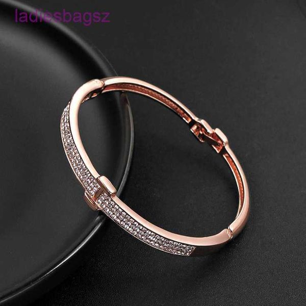 original edition hermss 2023 new women's h bracelet with diamond letter decoration simple versatile jewelry has logo h6gp, Black
original edition hermss 2023 new women's h bracelet with diamond letter decoration simple versatile jewelry has logo h6gp, Black