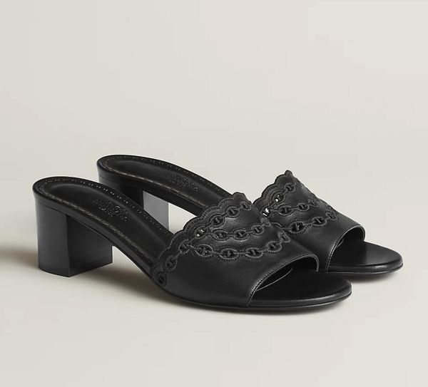 luxury designer women slippers sandal slide block heels gwladys 45mm sandal leather and canvas hollow out open toe summer brand shoes with b, Black
luxury designer women slippers sandal slide block heels gwladys 45mm sandal leather and canvas hollow out open toe summer brand shoes with b, Black