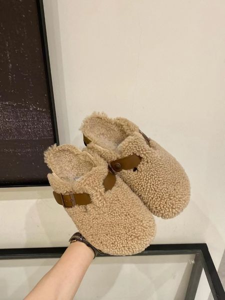 24ss designer shoes Women's Sandal Cow Leather Platform Winter Shoes Woman flat heel Warm Fur High Long Boots Ins Hot Shoes Size 35-40, #3
24ss designer shoes Women's Sandal Cow Leather Platform Winter Shoes Woman flat heel Warm Fur High Long Boots Ins Hot Shoes Size 35-40, #3
