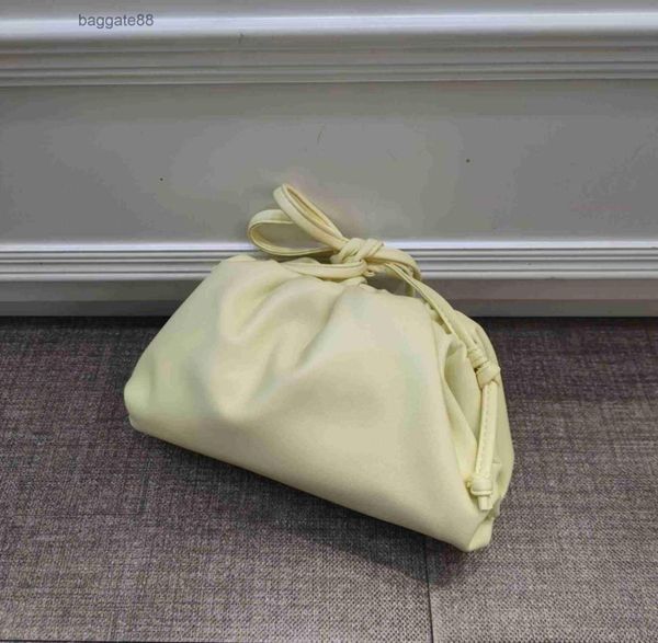 ladies lady version bags crossbody bottegas pouch classic cloud venetas bag clip 2023 same hand shoulder crossbody soft pillow q556688392
ladies lady version bags crossbody bottegas pouch classic cloud venetas bag clip 2023 same hand shoulder crossbody soft pillow q556688392