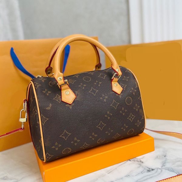 quality pillow shoulder bag designer tote handbag classical lettering bag women travel gold accessory retractable shoulder strapclassic luxu
quality pillow shoulder bag designer tote handbag classical lettering bag women travel gold accessory retractable shoulder strapclassic luxu