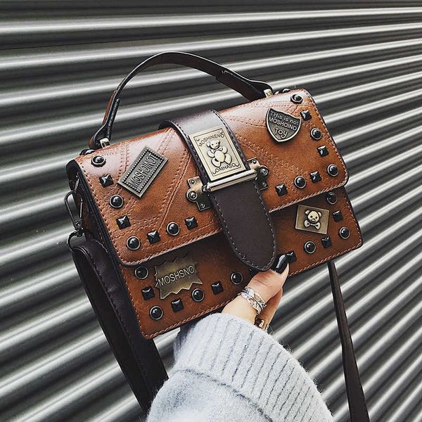 evening bags 2021 retro fashion handbags new fashion korean shoulder messenger bag portable personalized small square bag j230420
evening bags 2021 retro fashion handbags new fashion korean shoulder messenger bag portable personalized small square bag j230420