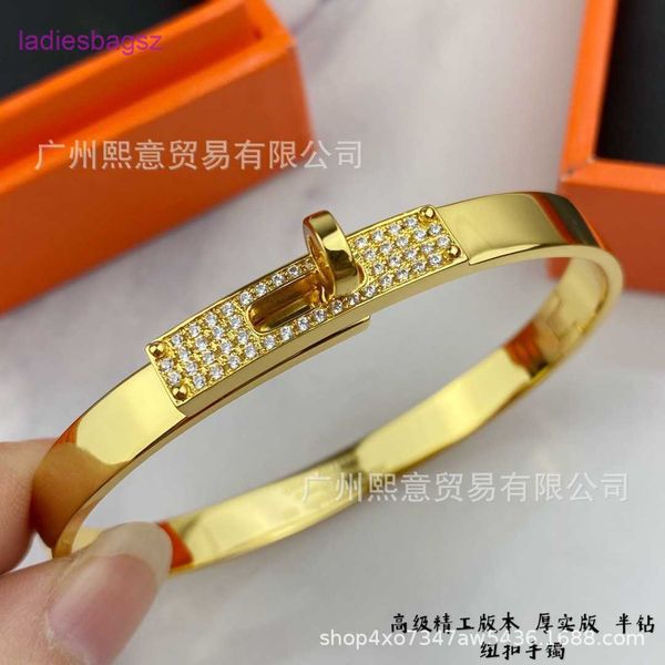 original bangle hermss v gold cnc precision kelys button h bracelet pig nose light luxury half diamond 18k rose has gbsc 3 with logo fu3n, Black
original bangle hermss v gold cnc precision kelys button h bracelet pig nose light luxury half diamond 18k rose has gbsc 3 with logo fu3n, Black