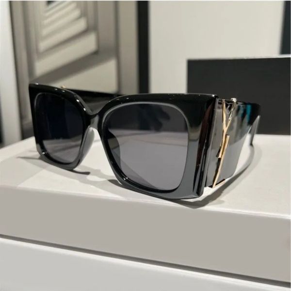 wide legs fashion sunglasses for women designer summer style anti-ultraviolet retro plate square full frame glasses random box case, White;black
wide legs fashion sunglasses for women designer summer style anti-ultraviolet retro plate square full frame glasses random box case, White;black