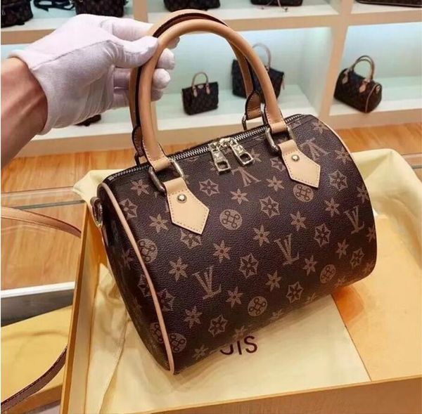 women messenger bag classic luxurys designers fashion women bag shoulder bags lady totes handbags speedy with key lock shoulder strap dust b
women messenger bag classic luxurys designers fashion women bag shoulder bags lady totes handbags speedy with key lock shoulder strap dust b