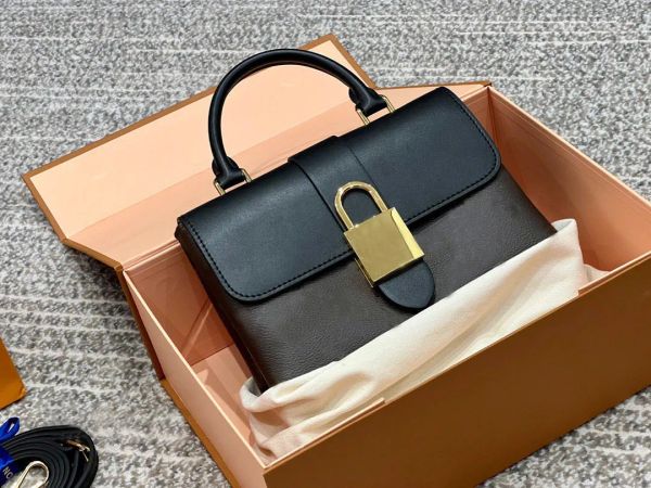 2023 show style bag fashion old flower lock bag shoulder bag cowhide retro designer bag cross body package evening bag tote bag
2023 show style bag fashion old flower lock bag shoulder bag cowhide retro designer bag cross body package evening bag tote bag