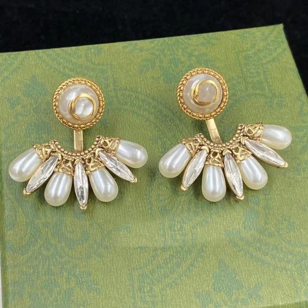2022 new water drop -shaped stud earrings aretes orecchini pearl crystal luxury designer ladies earrings women's party gift j258d, Golden;silver
2022 new water drop -shaped stud earrings aretes orecchini pearl crystal luxury designer ladies earrings women's party gift j258d, Golden;silver
