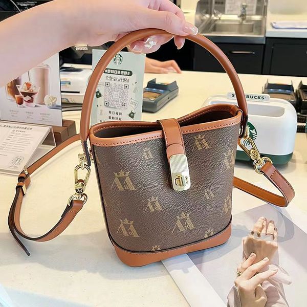 classic women's bag luxury shopping bucket bag bag underarm bag crossbody bag fashion shopping bag hobo handbag luxury designer purse t
classic women's bag luxury shopping bucket bag bag underarm bag crossbody bag fashion shopping bag hobo handbag luxury designer purse t