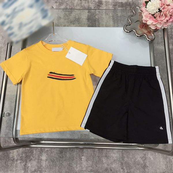 boys yellow designer sports sets brand children t shirts with shorts two pieces sets high end kids summer tracksuits embroidery logo 2023 ch, White
boys yellow designer sports sets brand children t shirts with shorts two pieces sets high end kids summer tracksuits embroidery logo 2023 ch, White