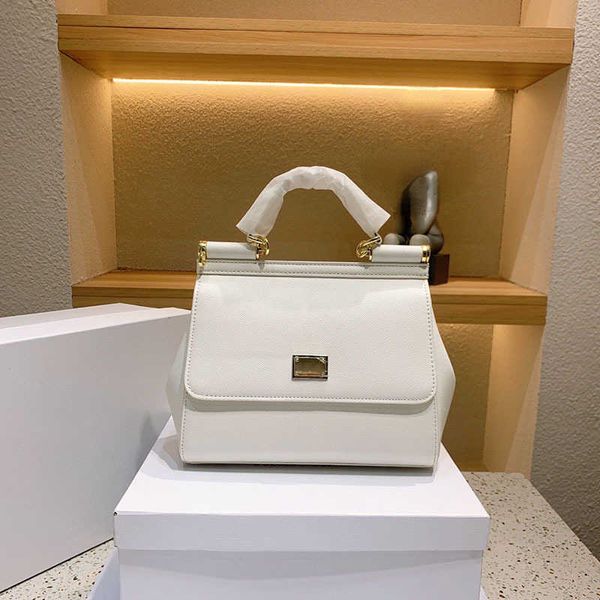 new d letter tote bag women leather handbags g totes shoulder bags luxury designer bag fashion crossbody bags ladies purse 221013
new d letter tote bag women leather handbags g totes shoulder bags luxury designer bag fashion crossbody bags ladies purse 221013