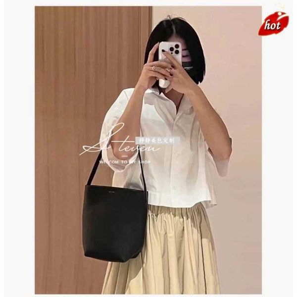the row the designer luxury row bags for womens handbags crossbody purses large capacity totes 7a multicolour fashion lnclined shoulder
the row the designer luxury row bags for womens handbags crossbody purses large capacity totes 7a multicolour fashion lnclined shoulder
