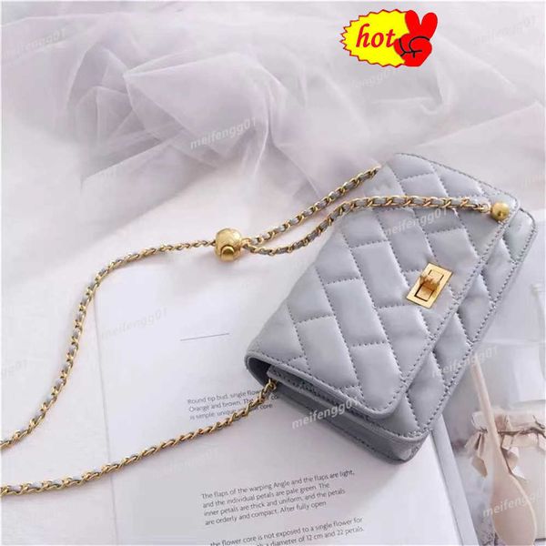 highquality women's handbag sheepskin handbag fashion gold chain flip wallet cross designer bag luxury shoulder wallet
highquality women's handbag sheepskin handbag fashion gold chain flip wallet cross designer bag luxury shoulder wallet