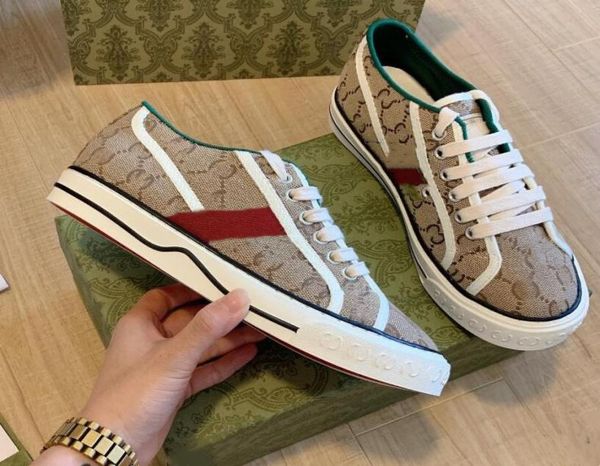 2021 dress shoes sport early pop flat casual embroidery striped jacquard canvas latex foot pad sneakers shoe4525217, Black
2021 dress shoes sport early pop flat casual embroidery striped jacquard canvas latex foot pad sneakers shoe4525217, Black