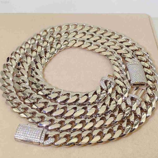 2023 new trend hip hop iced out moissanite clasp 12mm cuban link chain men silver hand chain
2023 new trend hip hop iced out moissanite clasp 12mm cuban link chain men silver hand chain