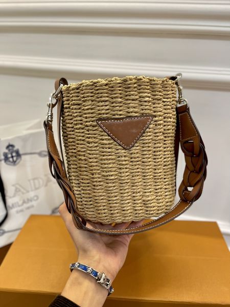 brand designer bag praad fashion straw braided bag hobo underarm tote bag large capacity shopping bag
brand designer bag praad fashion straw braided bag hobo underarm tote bag large capacity shopping bag